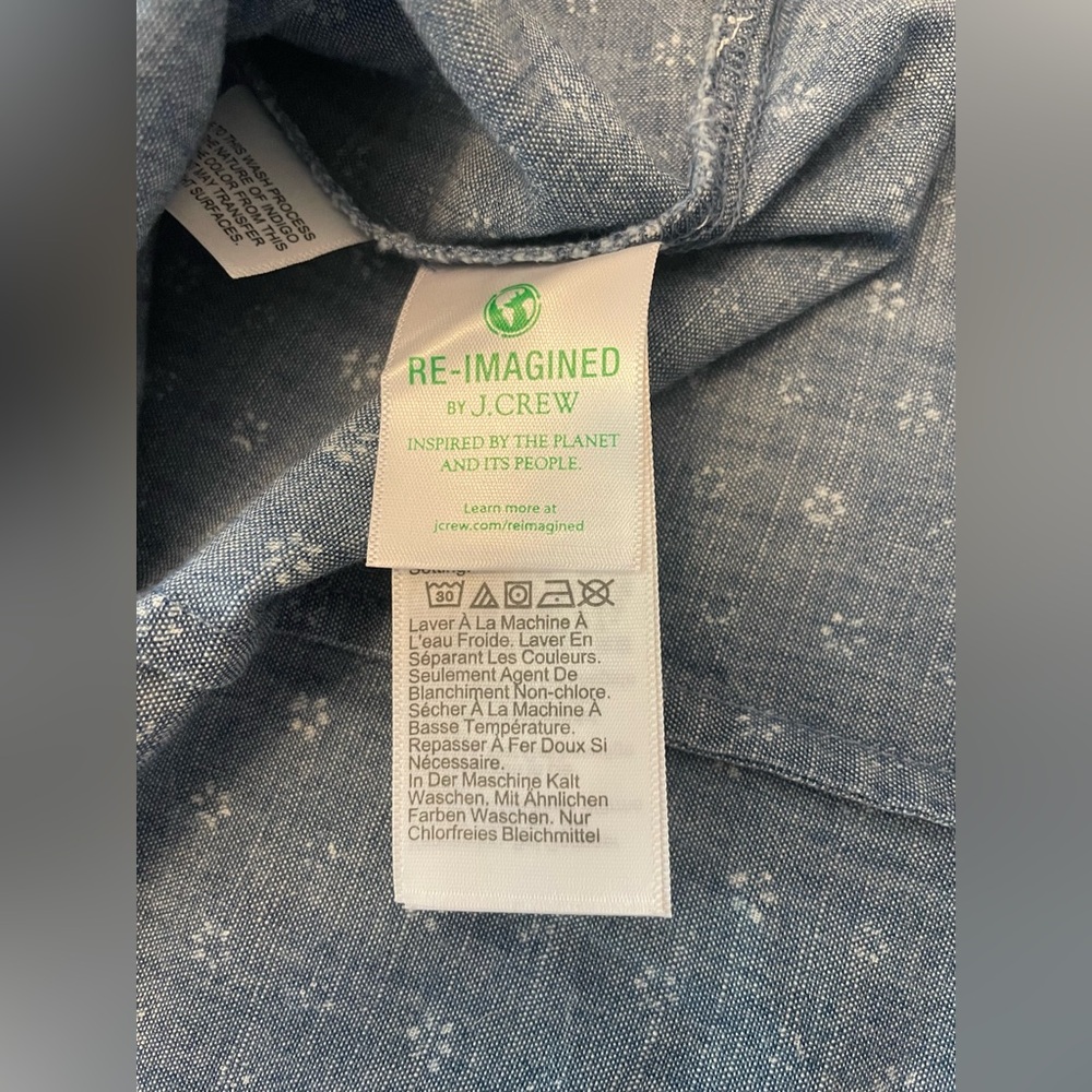 J Crew - NWT Long Sleeve Button Down Floral Print Chambray Shirt. Size small - Picture 7 of 11